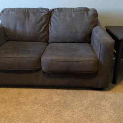 Small Love Seat And Side Table 