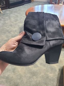 V ARIETY OF BOOTS