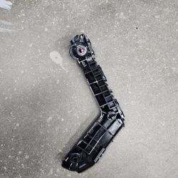 OEM Side Retainer - Toyota (52116-02330)
2017-2019 Toyota Corolla -