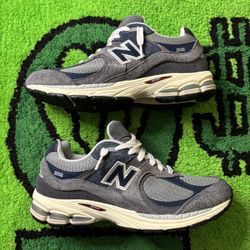 New Balance 2002r