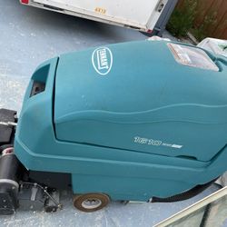 Tennant  Commercial Carpet Deep Cleaner
