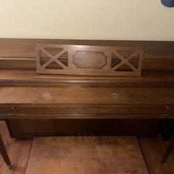 Poole Piano 