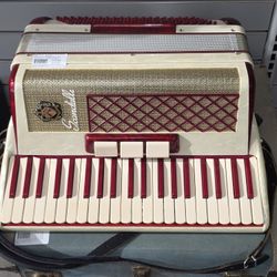 Scandalli Accordion With Case. 421. ASK FOR RYAN. #4(contact info removed)334-01