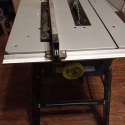 Mint condition. Table Saw With Stand, 15-Amp, 10-In.
Master mechanic, 10'', table saw with stand, 