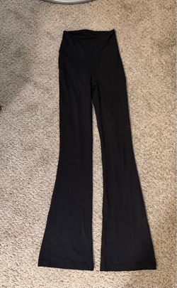 BLACK LULULEMON LEGGINGS SIZE XS