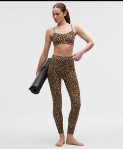 Lululemon aling size 4