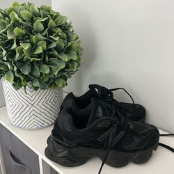 New Balance Like New Size In Women’s Is Like 6-6.5 $50 Price Is Firm 