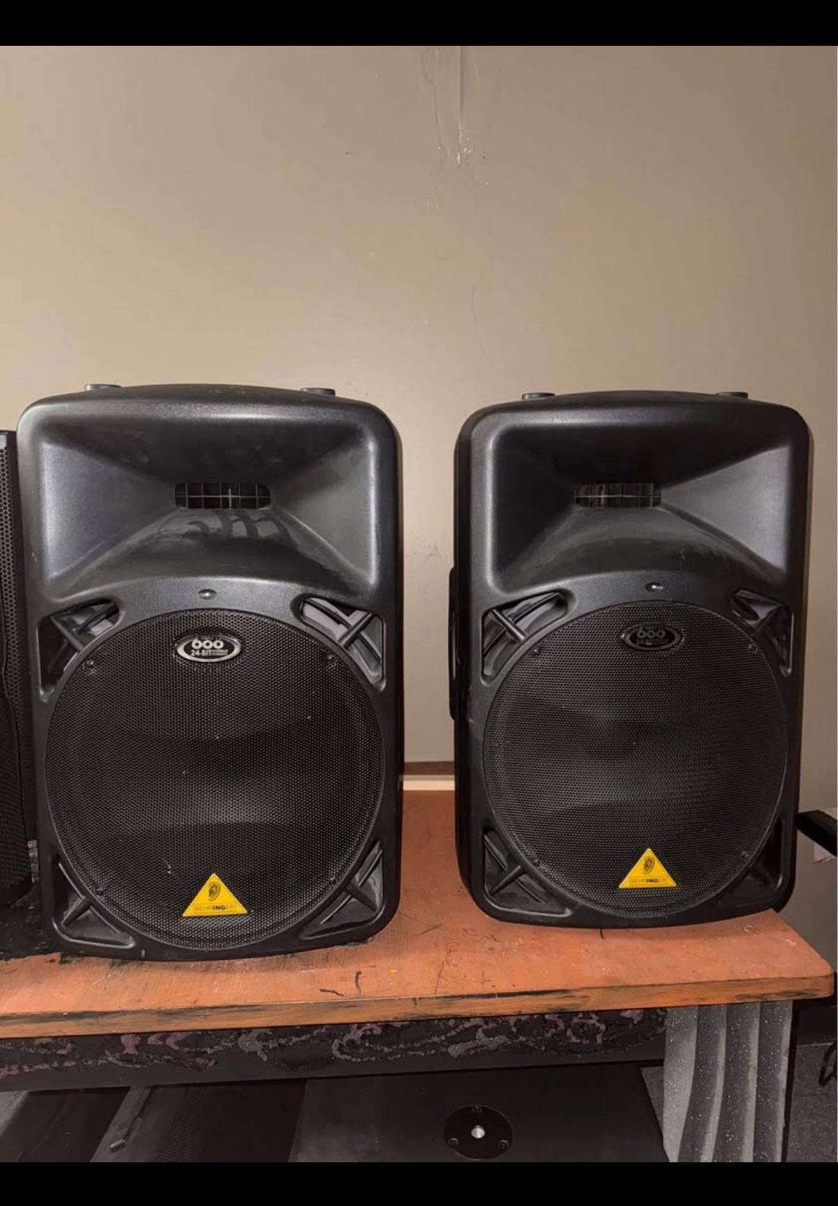 Behringer Eurolive B415DSP