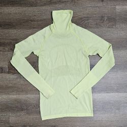 Lululemon Womens Size 6 Long Sleeve 