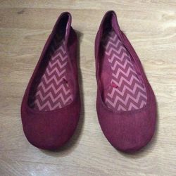 Maroon flats