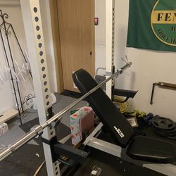 Like New Bench Press With Bar And Plates