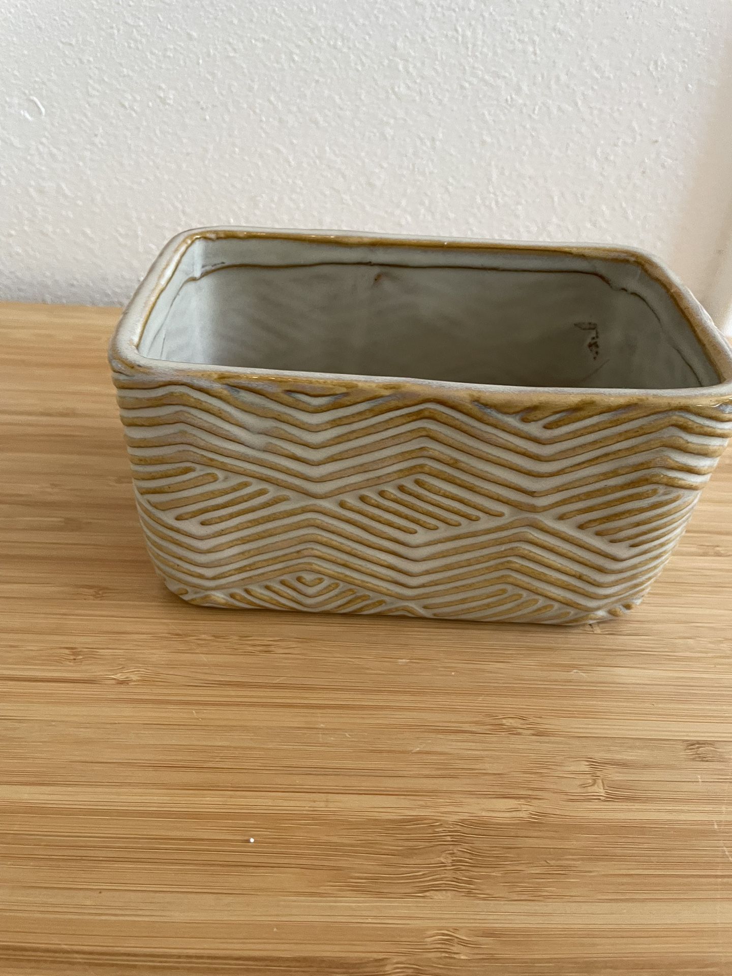 Zig-Zag Textured Rectangular Succulent PLANTER  [PH]