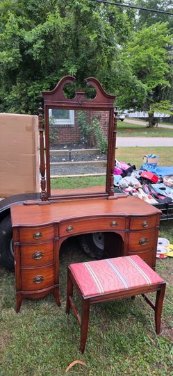 1940s Mahogany Vanity Desk with Mirror, Traditional Dressing Table