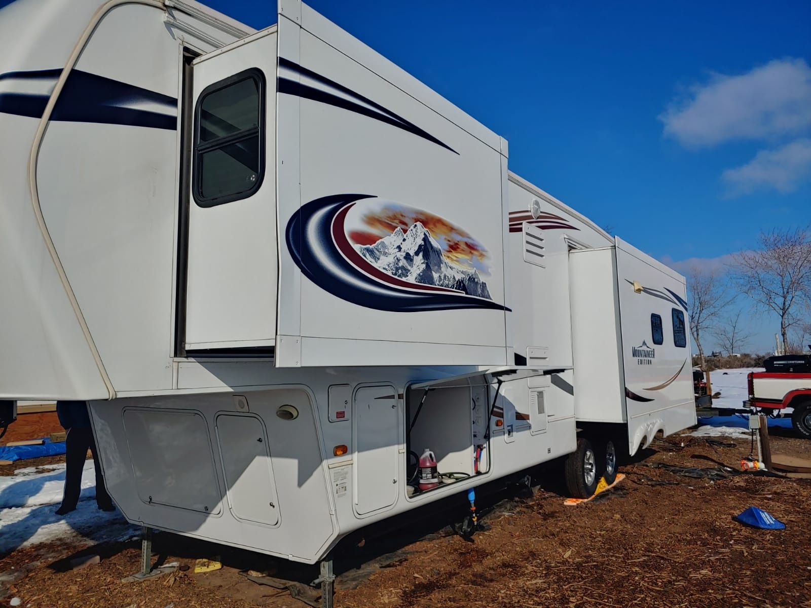 2012 Keystone Montana Mountaineer