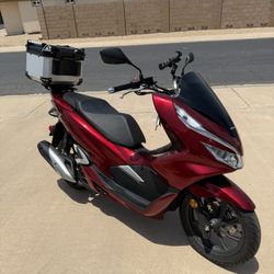 Honda 150 , 220 Like New. 360 Miles