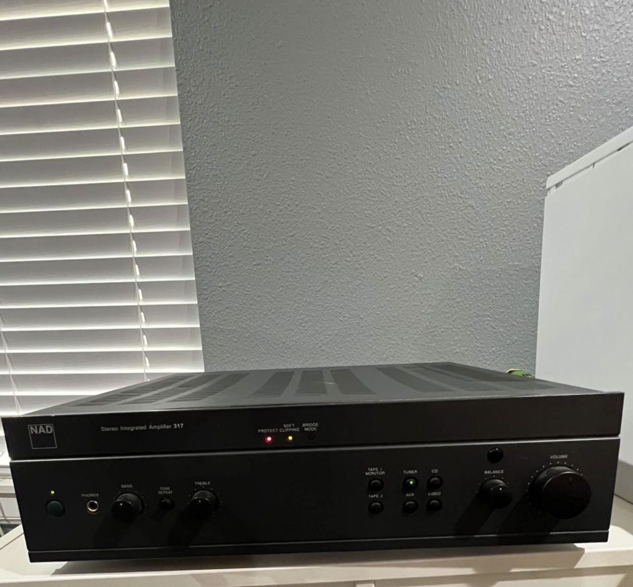 NAD 317 Stereo Integrated Amplifier