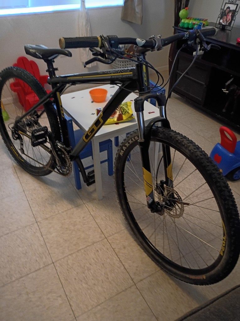 GT Mountain BikePro $250 Frame Size 20 Inch