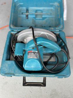 Makita 5007NB – 7-1/4” Blade, 115V AC/DC – Great Condition