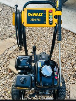 PRESSON WASHER DEWALT 3600PSI LIKE NEW