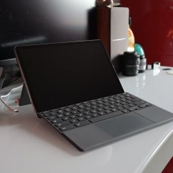 HP Chromebook x2 11 w/ Penoval USI Stylus