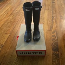 Womens Hunter Boots Size 8 Black