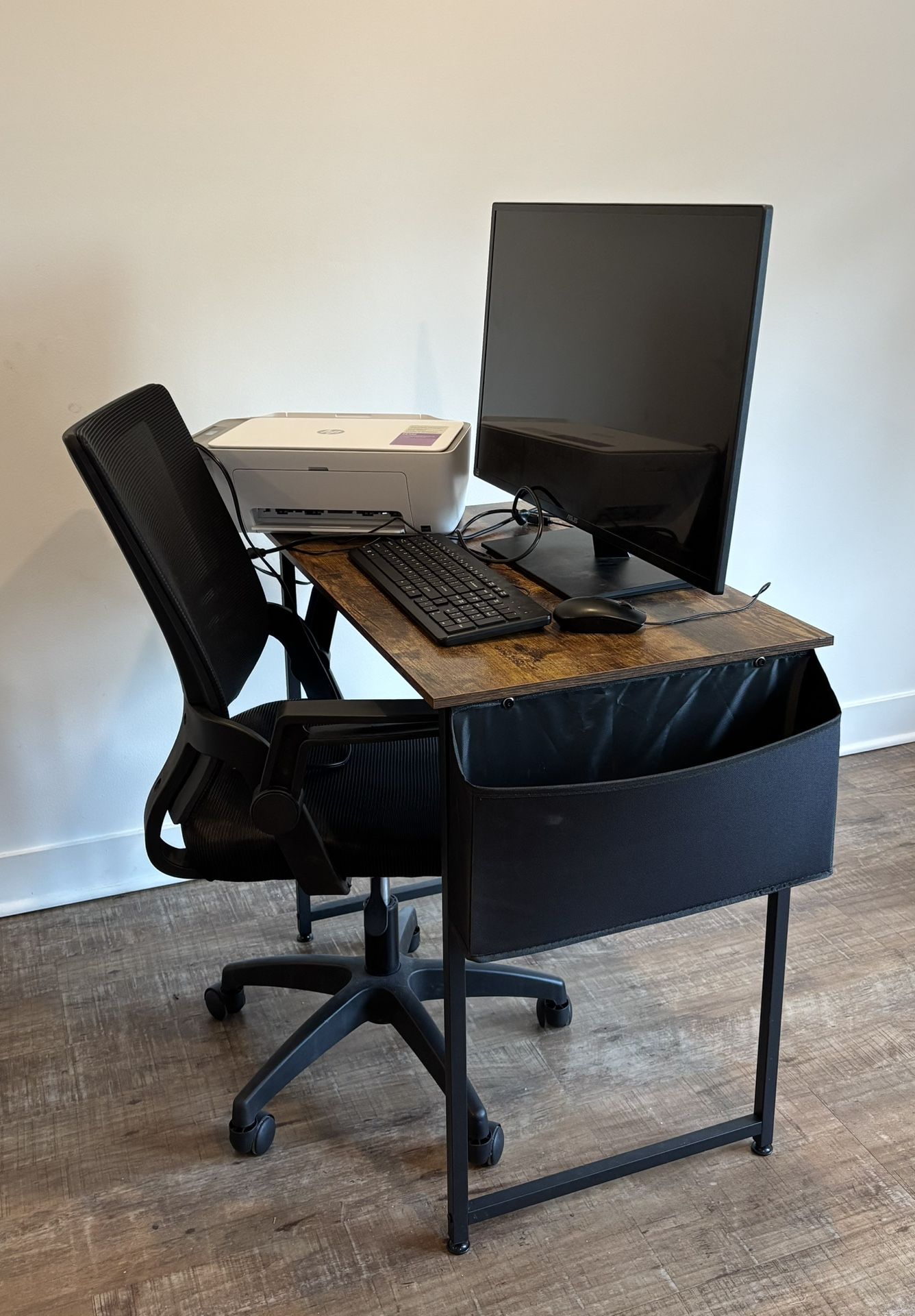 ✨ Home Office Set (Desk, Chair, and Monitor) – Ready to Use! ✨
