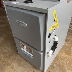 Furnace Gas 6 Burner 110,000btus 95% High Efficiency LIKE NEW!!