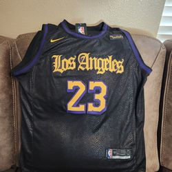 Lakers LeBron James Jersey 