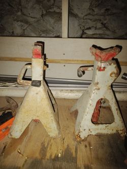 Red or white jack stands