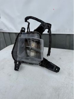 KIA K5 2021 2022 2023 2024 Front bumper lower fog light fog lamp right passenger side RH USED ORIGINAL OEM