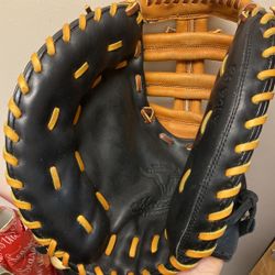 Akadema Softball Fastpitch Catchers Glove LHT