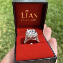 New 18k White Gold Engagement Ring 