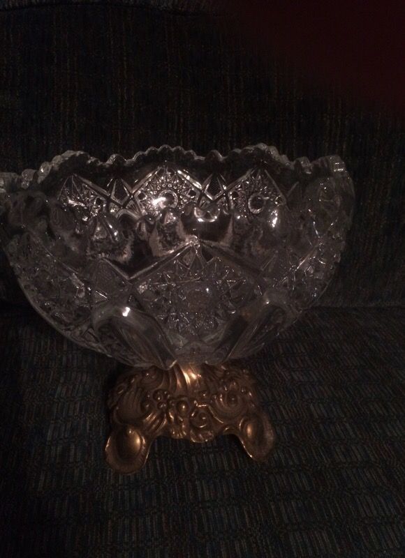 Crystal bowl on brass foot