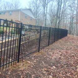 5 Ft Aluminum Flat Top Fencing And One 5 Ft Gate