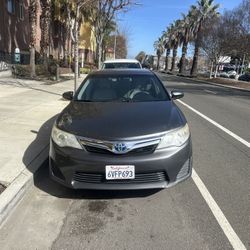 Toyota Camry Hybrid  2012