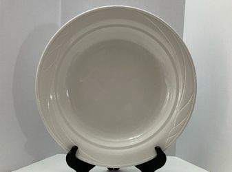 Corning Casual Elegance White Round Serving Bowl 11.5” Pasta Salad 2.25”H L-23