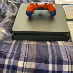 PS4 1TB And Games