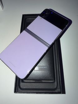 Samsung Z flip 3 phone