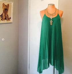 H&M Kelly Green Pleated Asymmetrical Dress