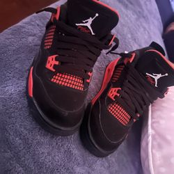Red Thunders 