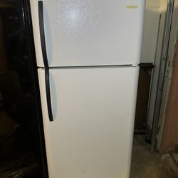 Frigidaire Top Freezer Refrigerator Everything Works Can Deliver