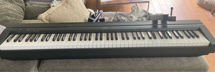 Yamaha digital P45 Piano