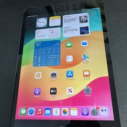 iPad 7th Generation 32Gb Wifi Cellular LTE Perfect