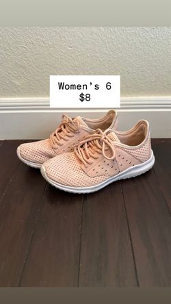Women’s Athletic Shoes Size 6 light pink 
