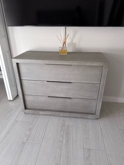 Dresser