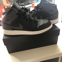 Air Jordan Mid