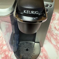 Keurig coffee maker In  Great Condition