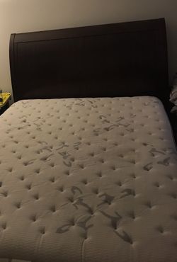 Wooden Queen Bed With Mattress And Bed Spring 