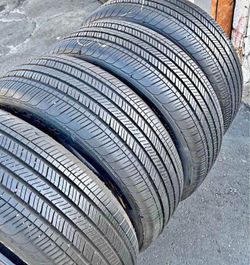 235/55/20 Goodyear set de Tires con 80% de vida las 4