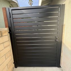 Gate
